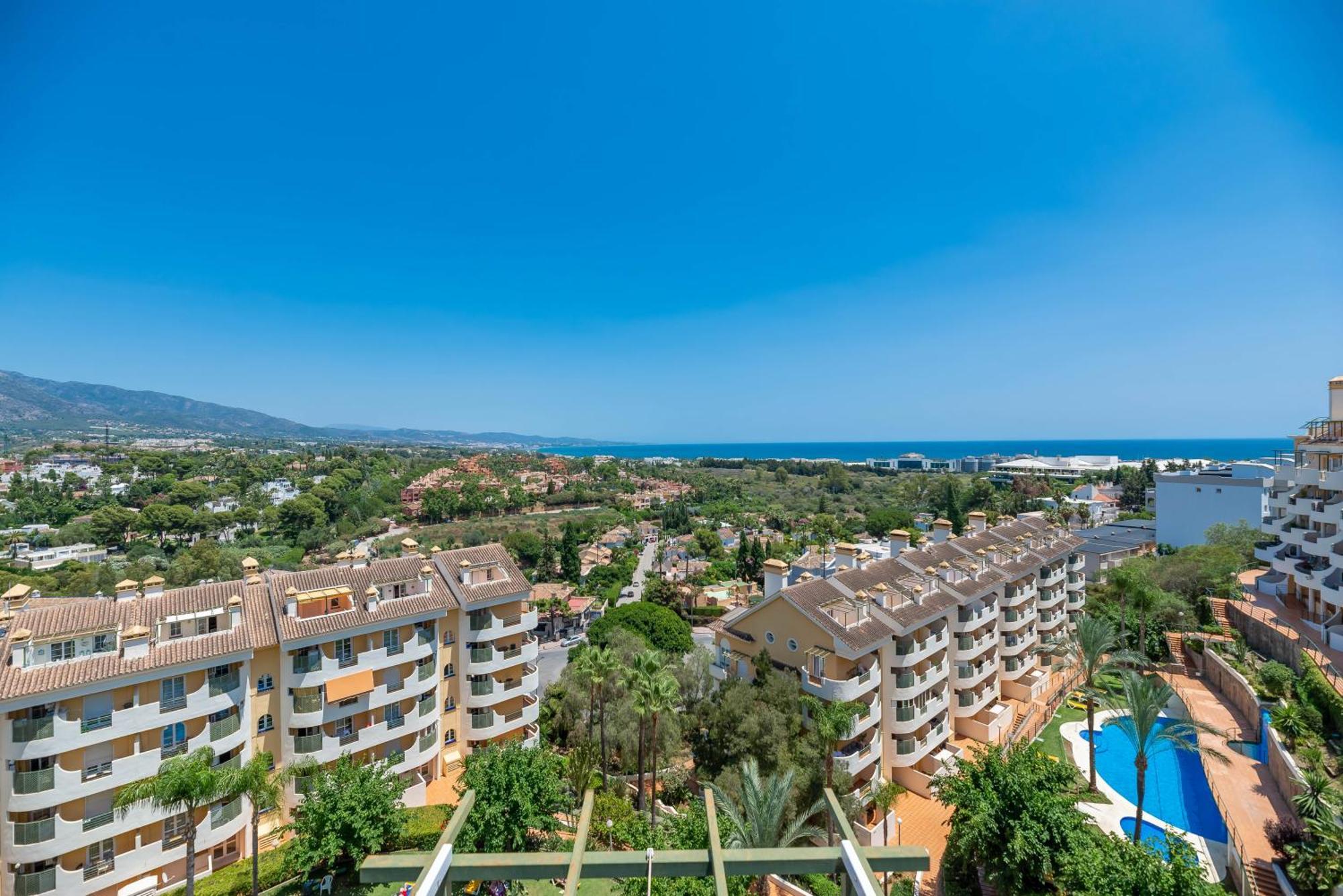 Elegant 2 Bdrm Penthouse With Bbq And Pools Apartamento Marbella Exterior foto
