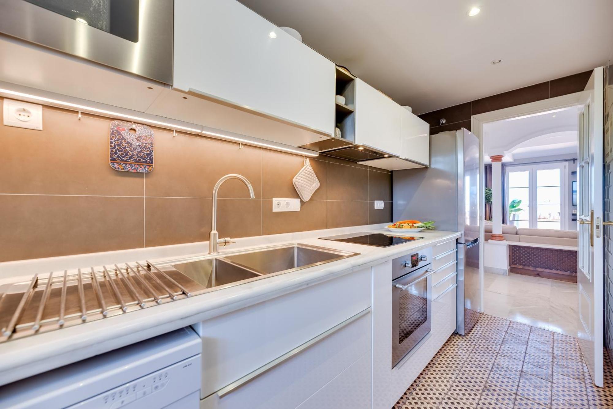 Elegant 2 Bdrm Penthouse With Bbq And Pools Apartamento Marbella Exterior foto
